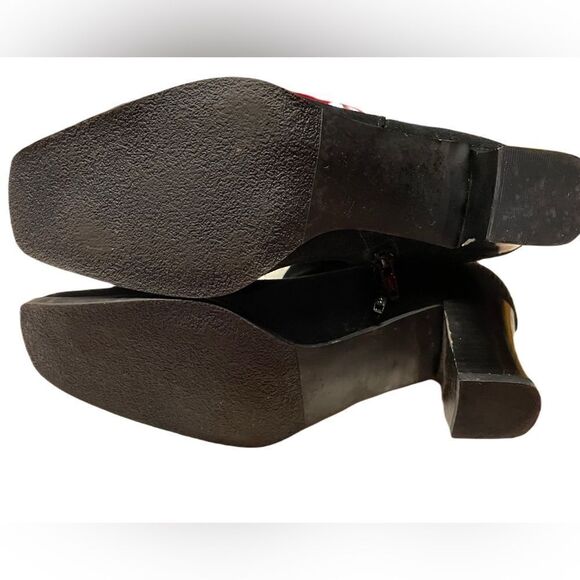 Boots. - Picture 2 of 2